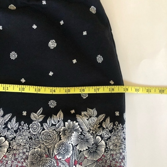 J.JILL Floral Printed Elastic Waist Straight Skirt Size 8P - Picture 11 of 11